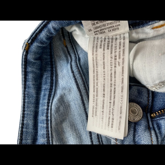 Abercrombie & Fitch distressed raw hem skinny jeans - Picture 3 of 5